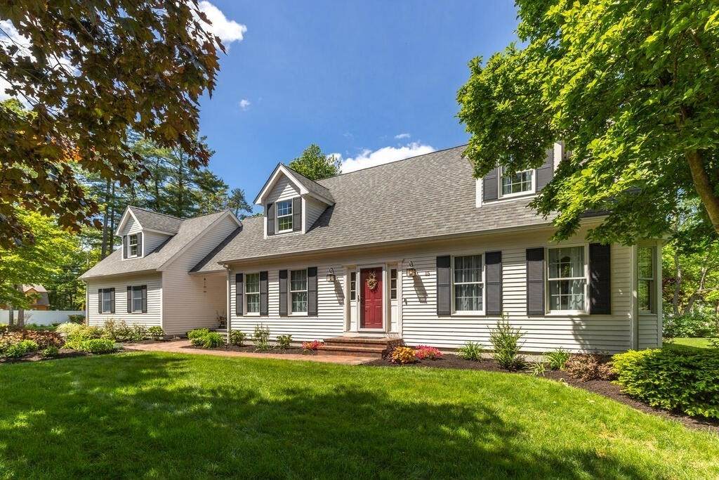 15 Oak Point - Photo 1