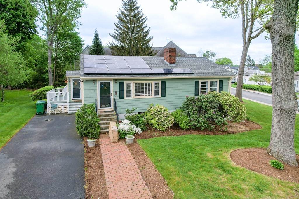 138 Tolman St - Photo 1