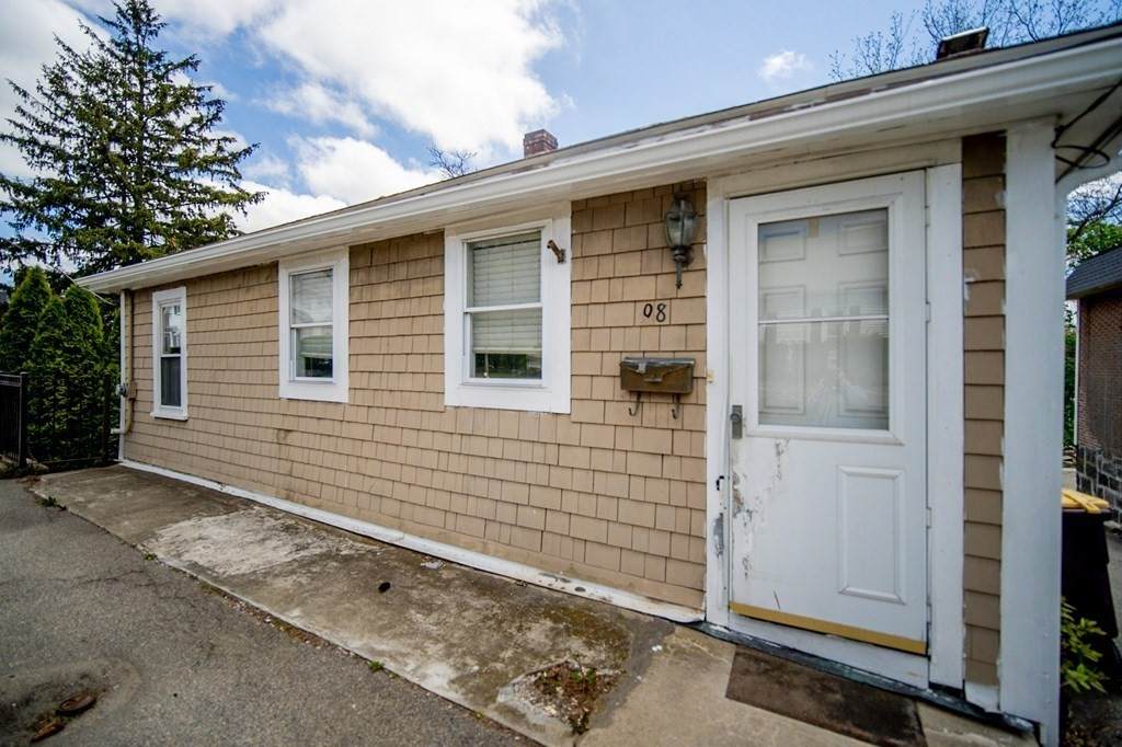 98 Lake St - Photo 1