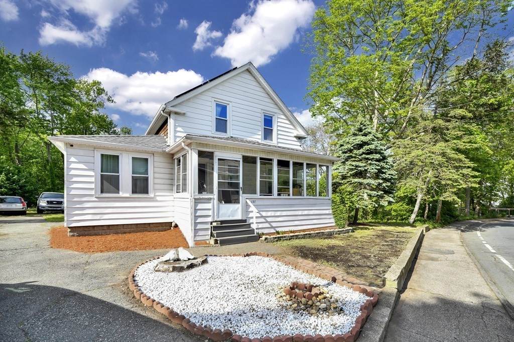 137 Grove St - Photo 1