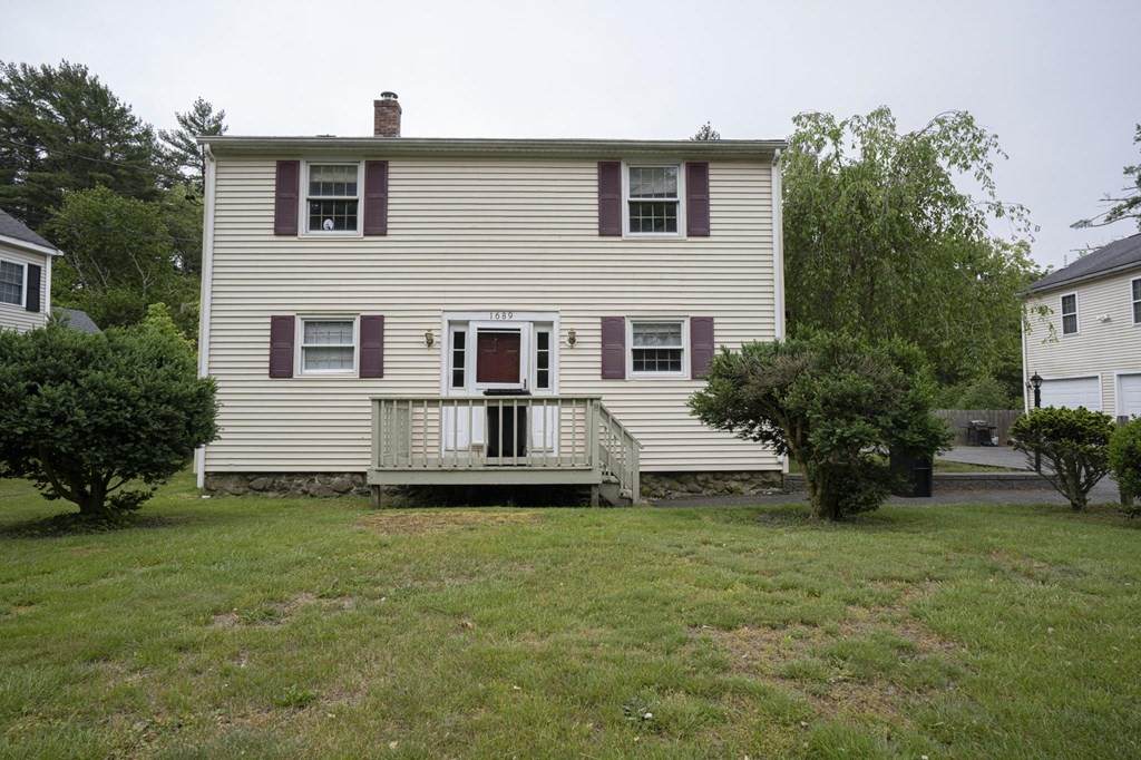 1689 Central St - Photo 1