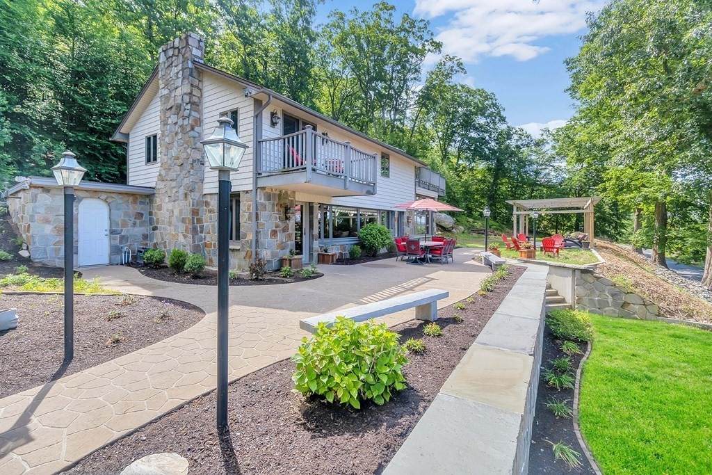 161 Hovey Rd - Photo 1