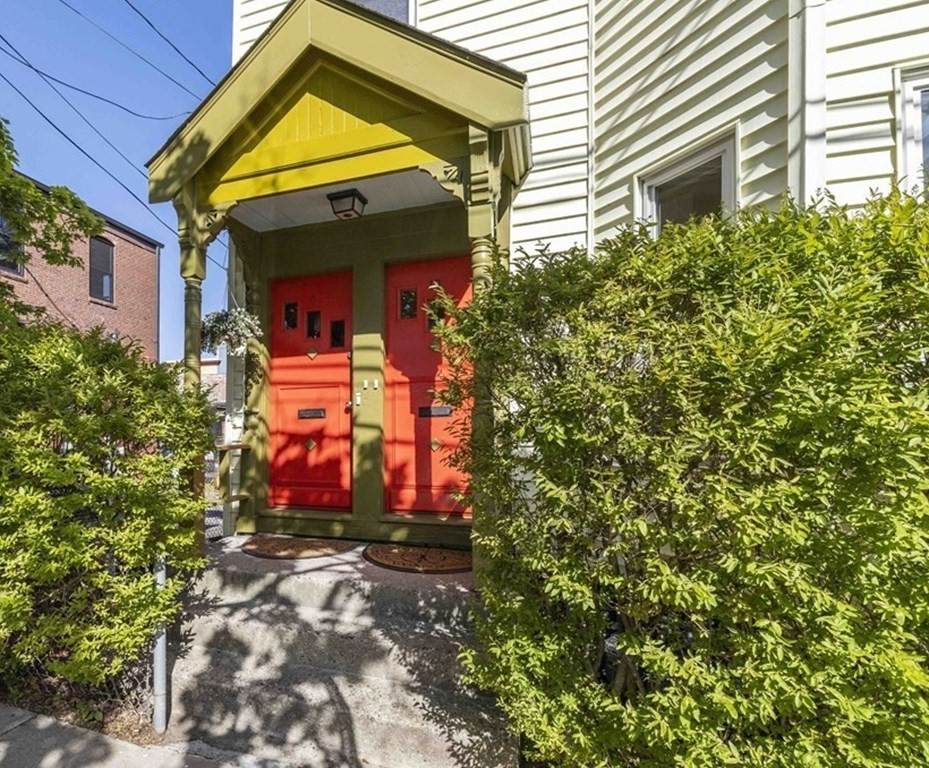8-10 Carlton Street - Photo 1