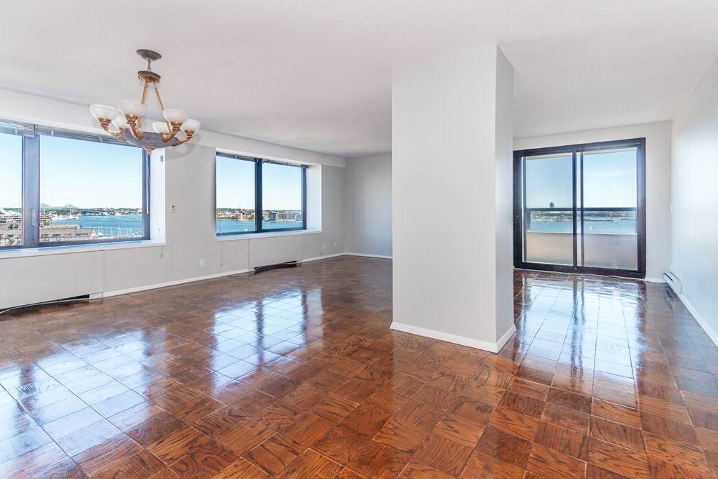 85 East India Row - Photo 1