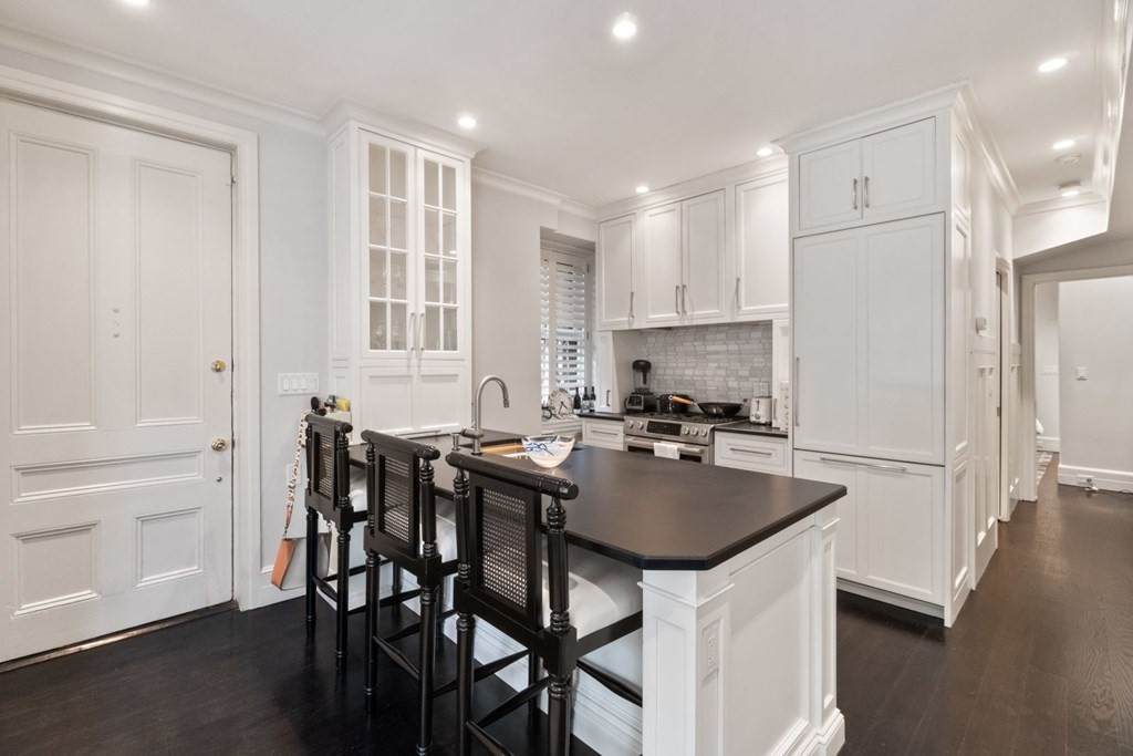 163 Marlborough St - Photo 1