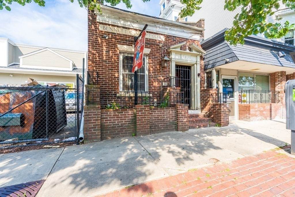 283 Broadway St - Photo 1