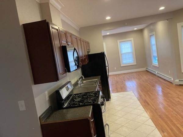 84 Stetson - Photo 1