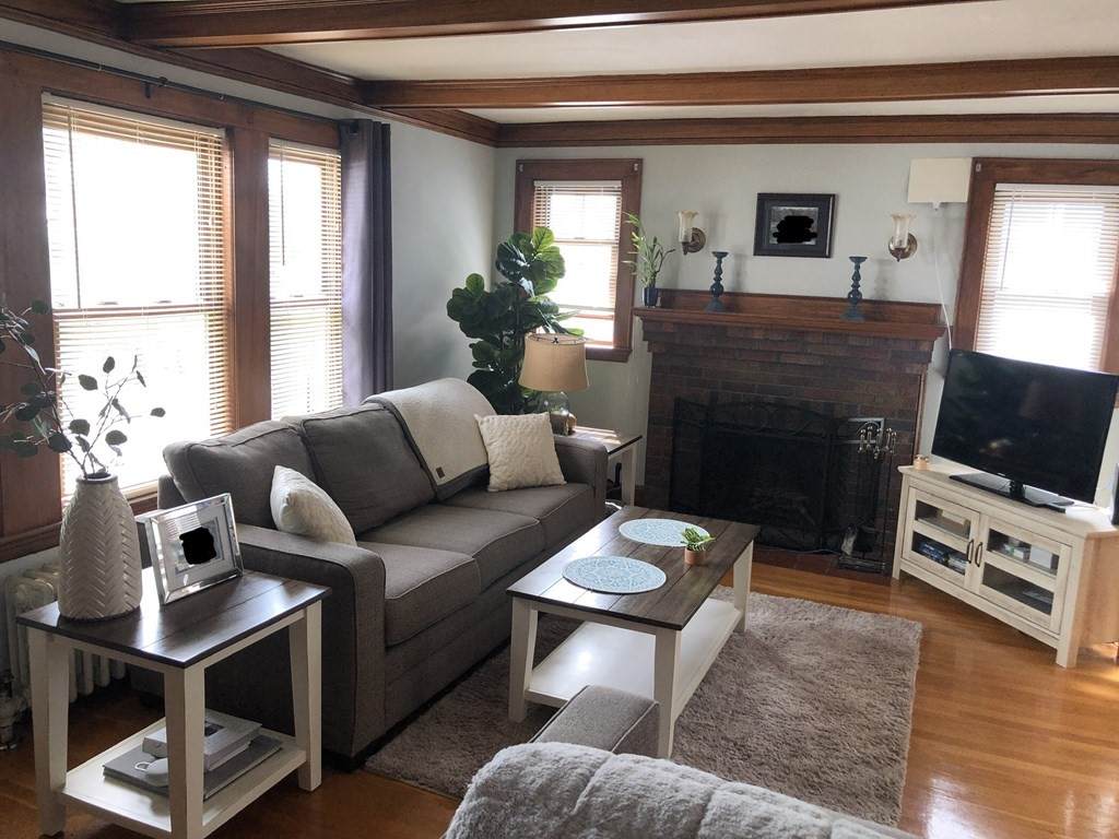 112 Winsor Ave - Photo 1