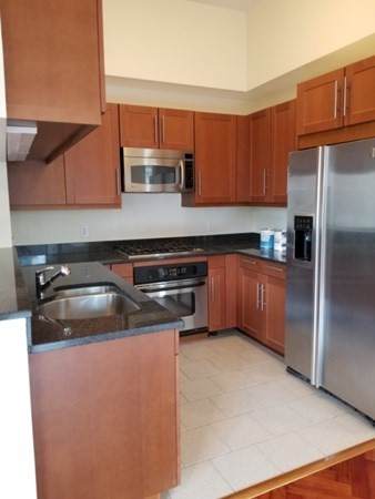 1 Charles St S - Photo 1