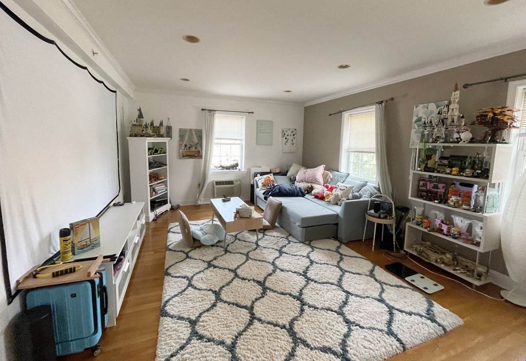 27-29 Commonwealth Ave - Photo 1