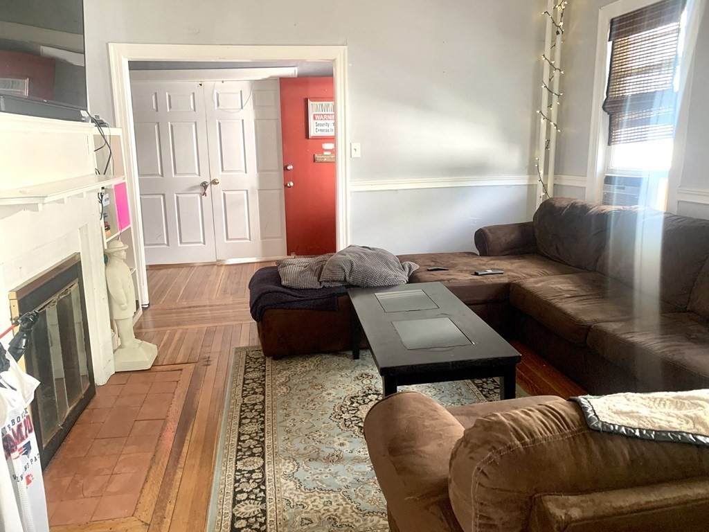32 Newcastle - Photo 1