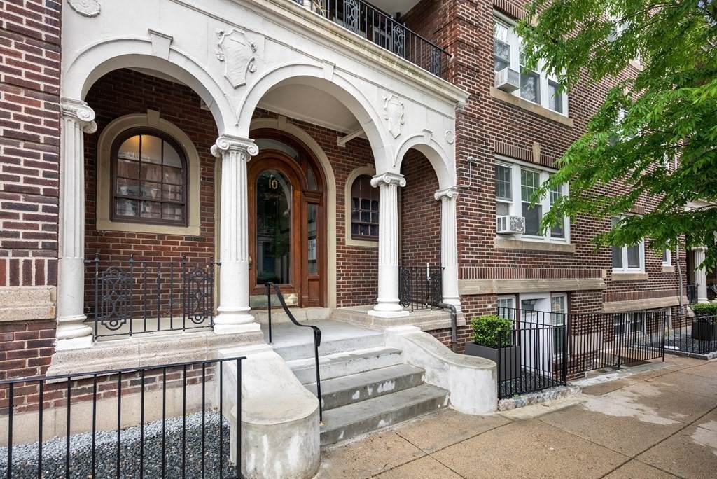 10 Melvin Ave - Photo 1