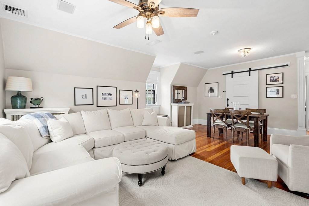 42 Englewood - Photo 1