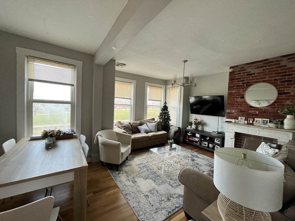 39 M St - Photo 1