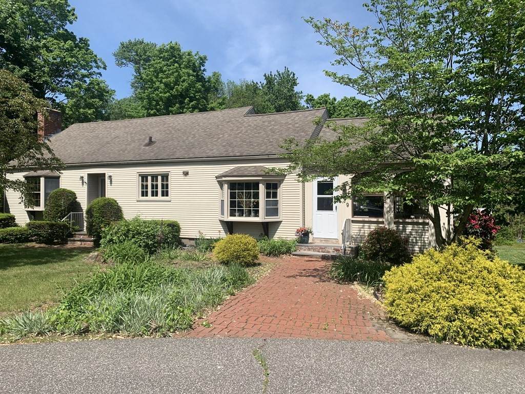 339 Parker St - Photo 1