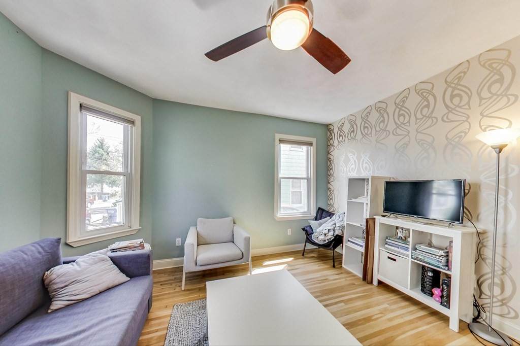 16 Cypress - Photo 1