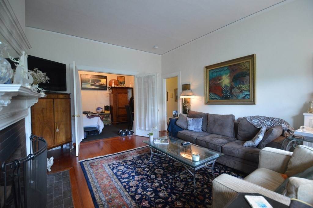 1685 Beacon St - Photo 1
