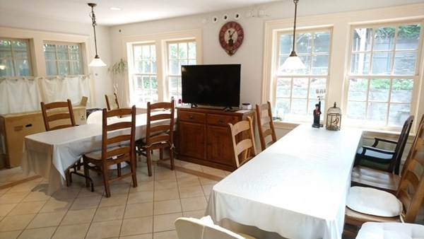 10 Dummer Street - Photo 1