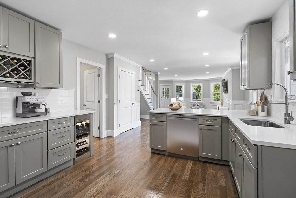 597 Gallivan Blvd - Photo 1