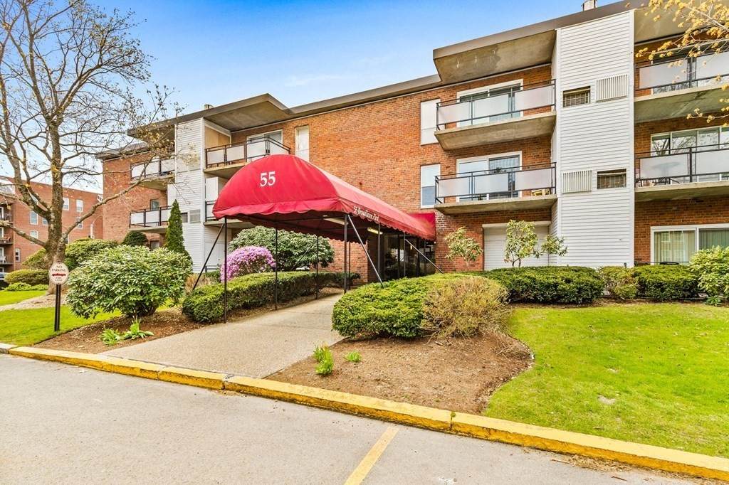 55 Broadlawn Park - Photo 1