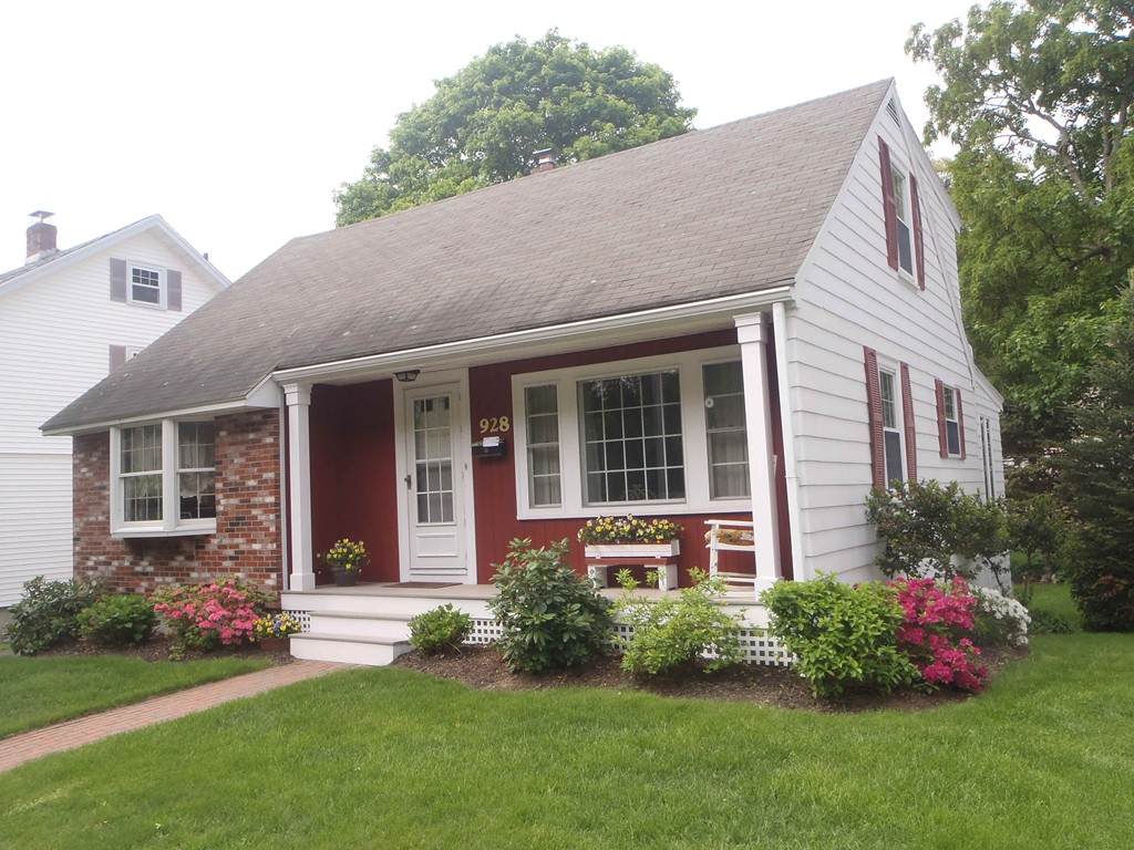 928 Highland Ave - Photo 1