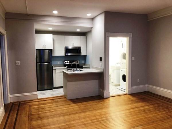174 Newbury Street - Photo 1