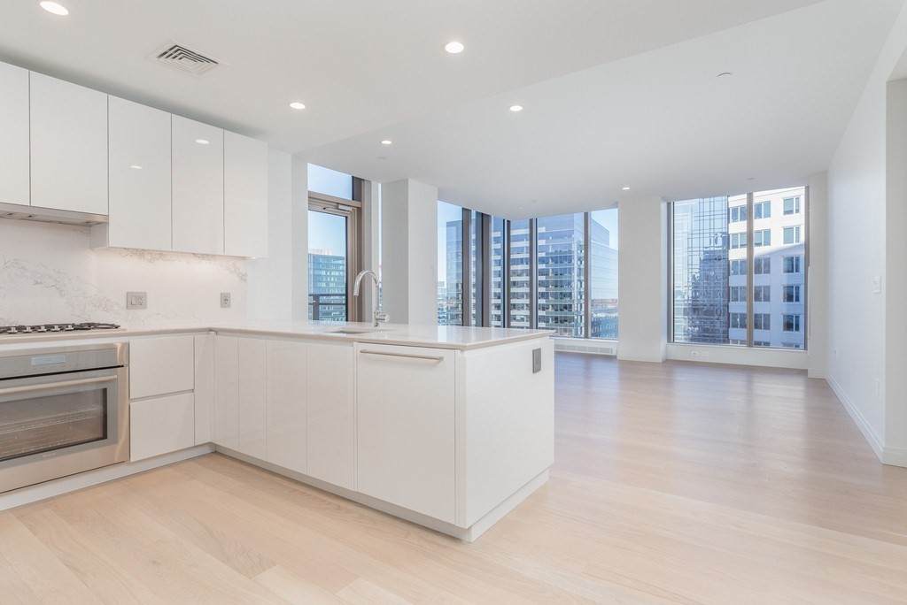 133 Seaport Blvd - Photo 1