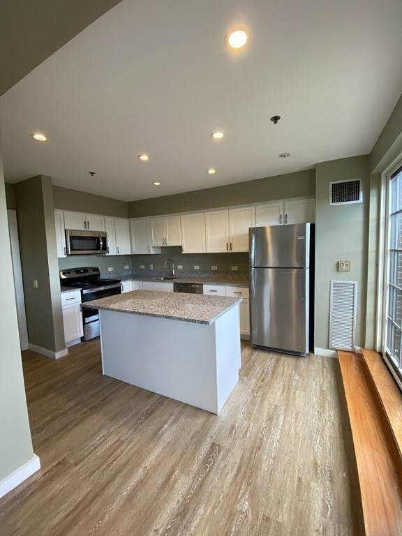 534 Commonwealth Ave - Photo 1