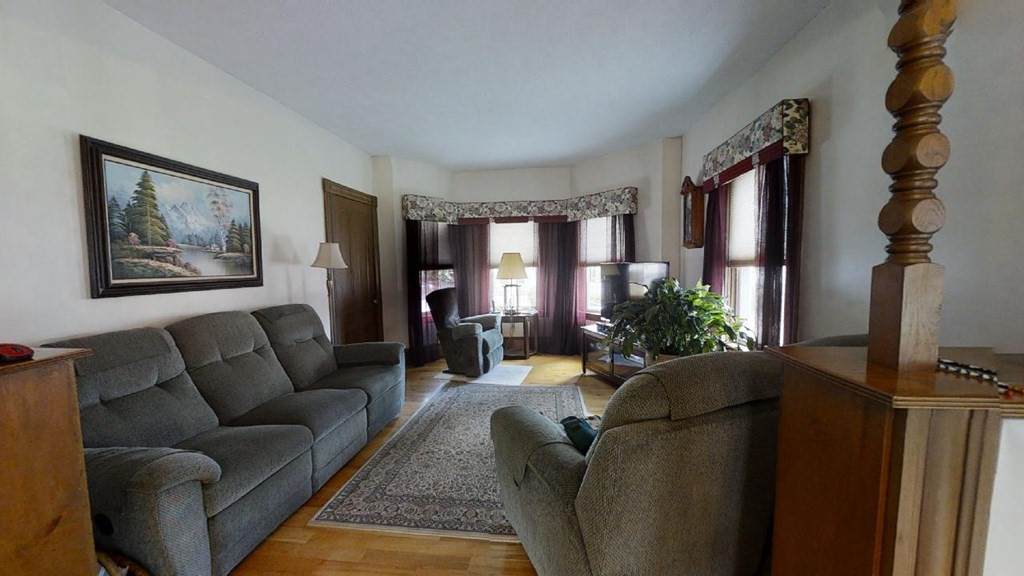 10 Bradford St - Photo 1