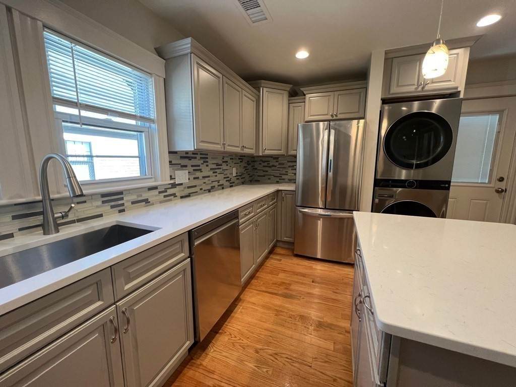 154 Summer St - Photo 1