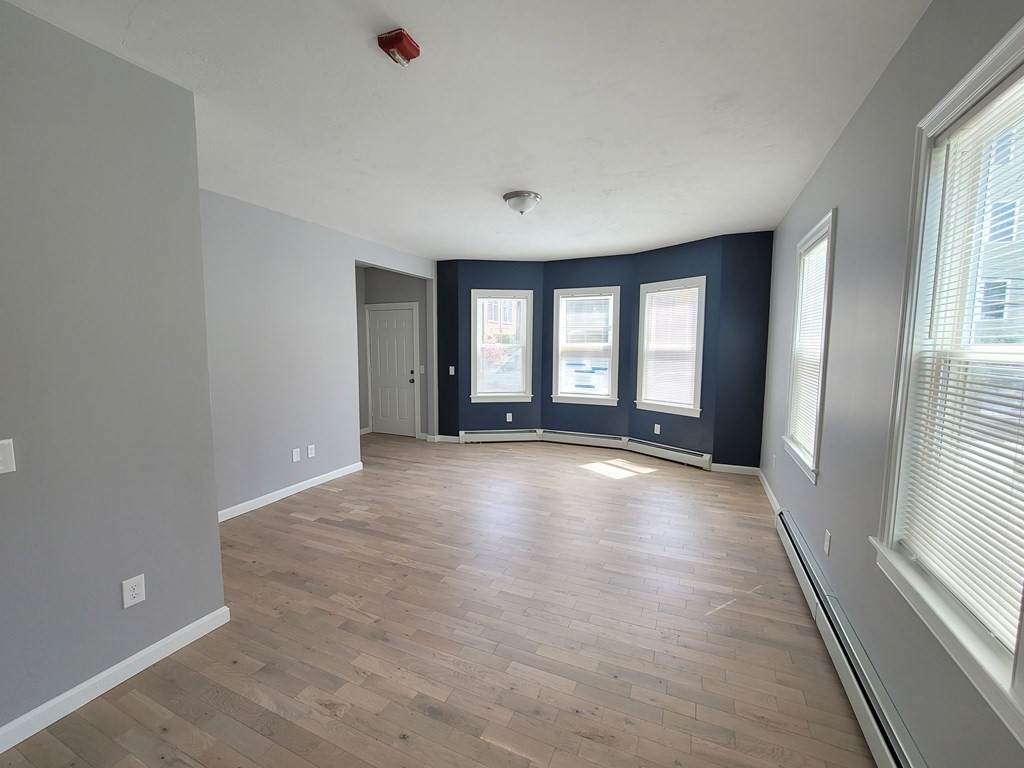 524 Charles St - Photo 1