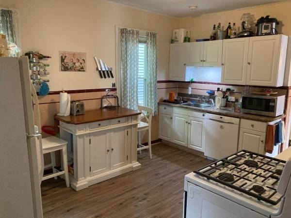 1253 Broadway - Photo 1