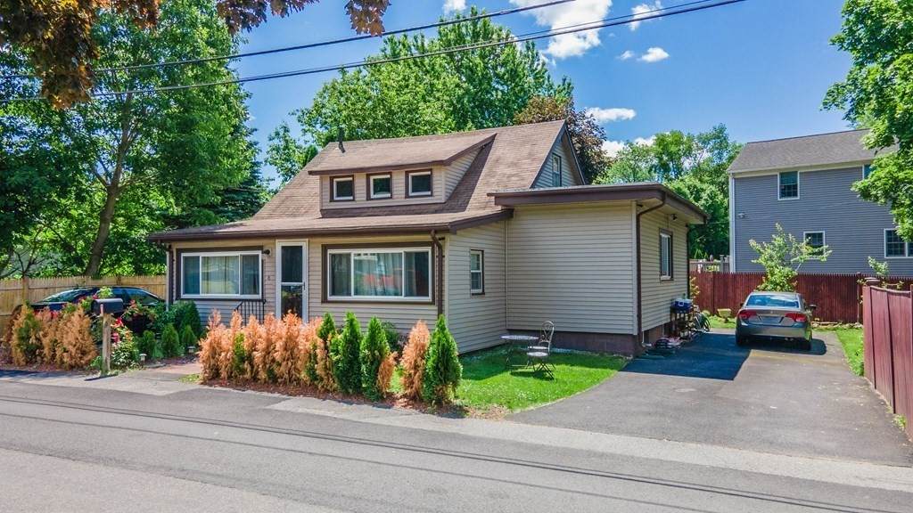 6 Lily Pond Ave - Photo 1