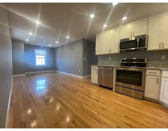 18 Bates - Photo 1