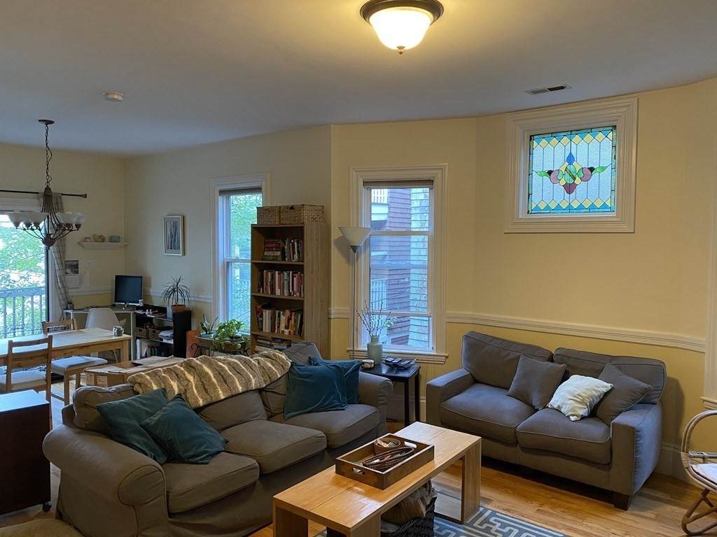 795 E 5Th St - Photo 1