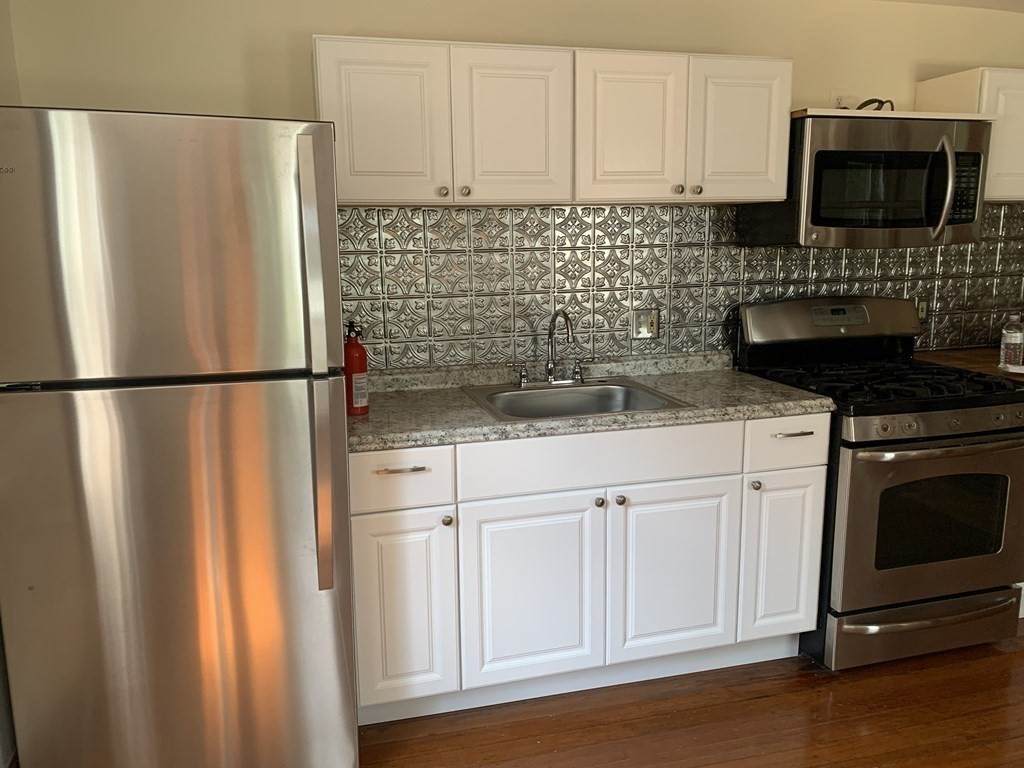 164 Gardner St - Photo 1