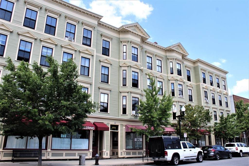 373 Somerville Ave - Photo 1