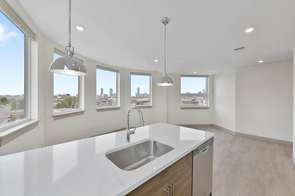 400 Dorchester - Photo 1