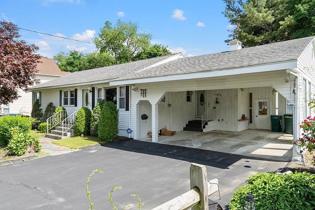 83 Newton St - Photo 1