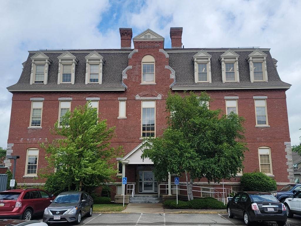 130 Parker St - Photo 1