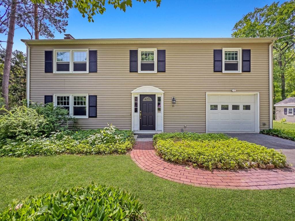 15 Colonial Rd - Photo 1