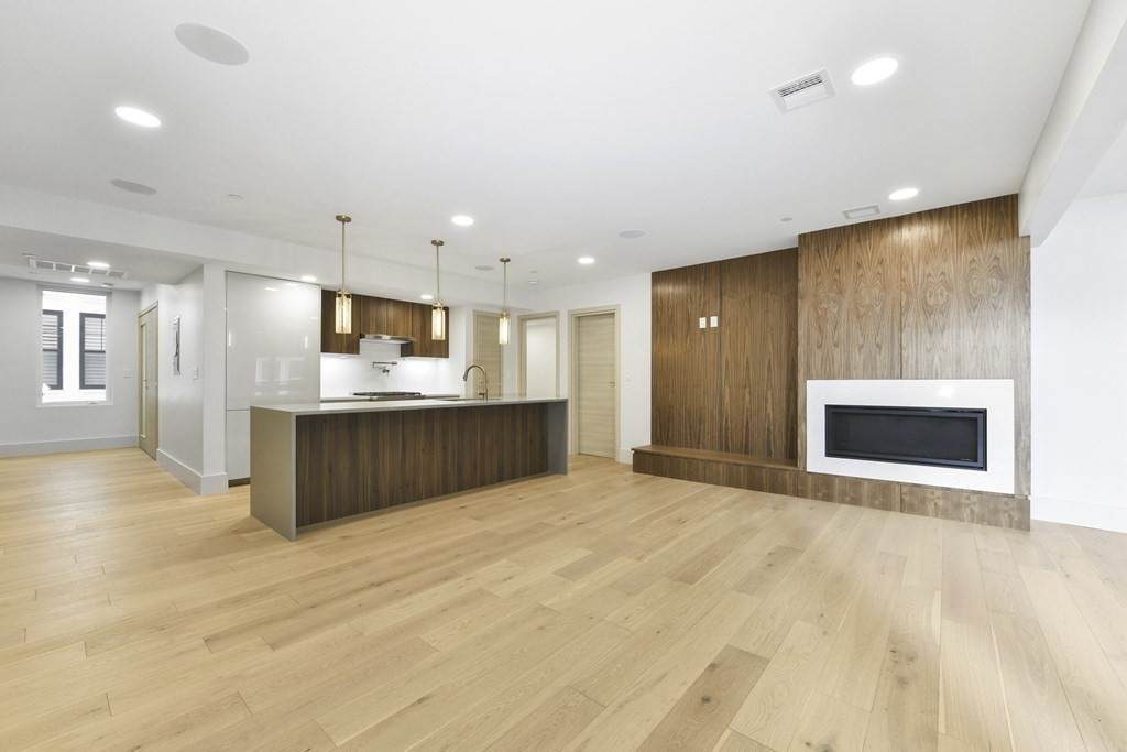 874 East 6th St - Photo 1