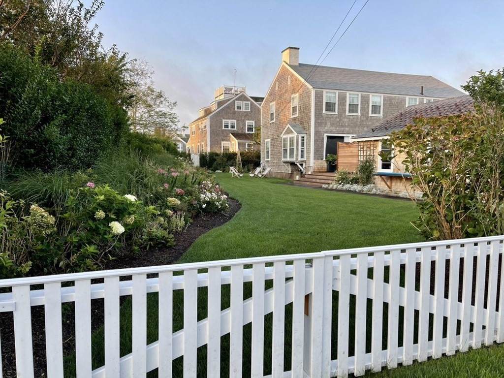 66 Hulbert Avenue - Photo 1