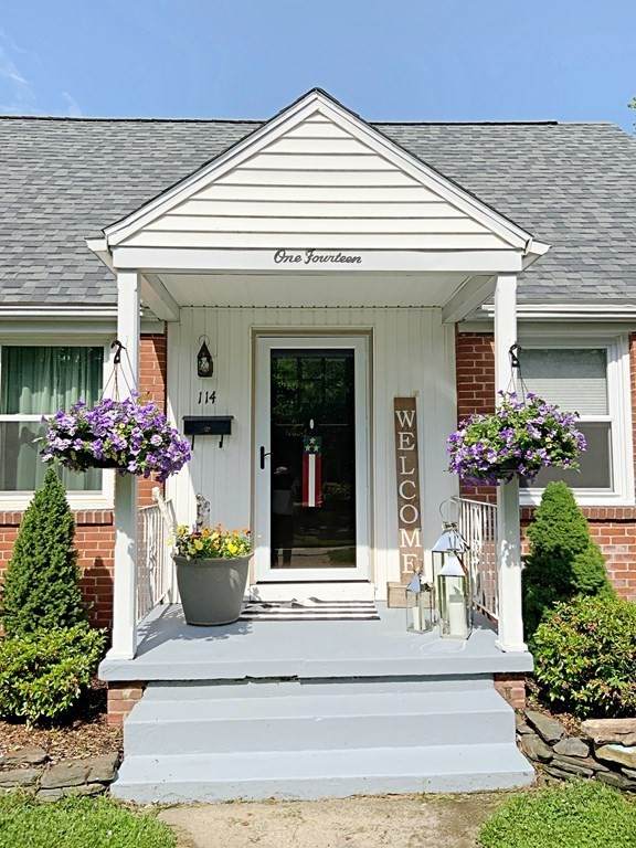 114 Gillette Ave - Photo 1