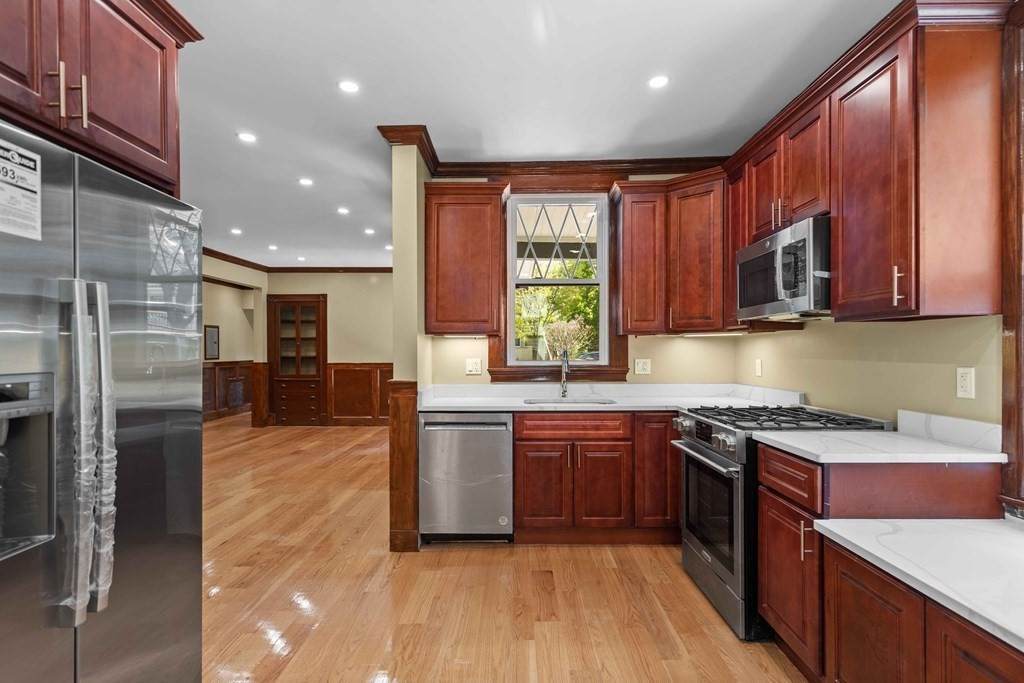 17-19 Cushing Ave. - Photo 1