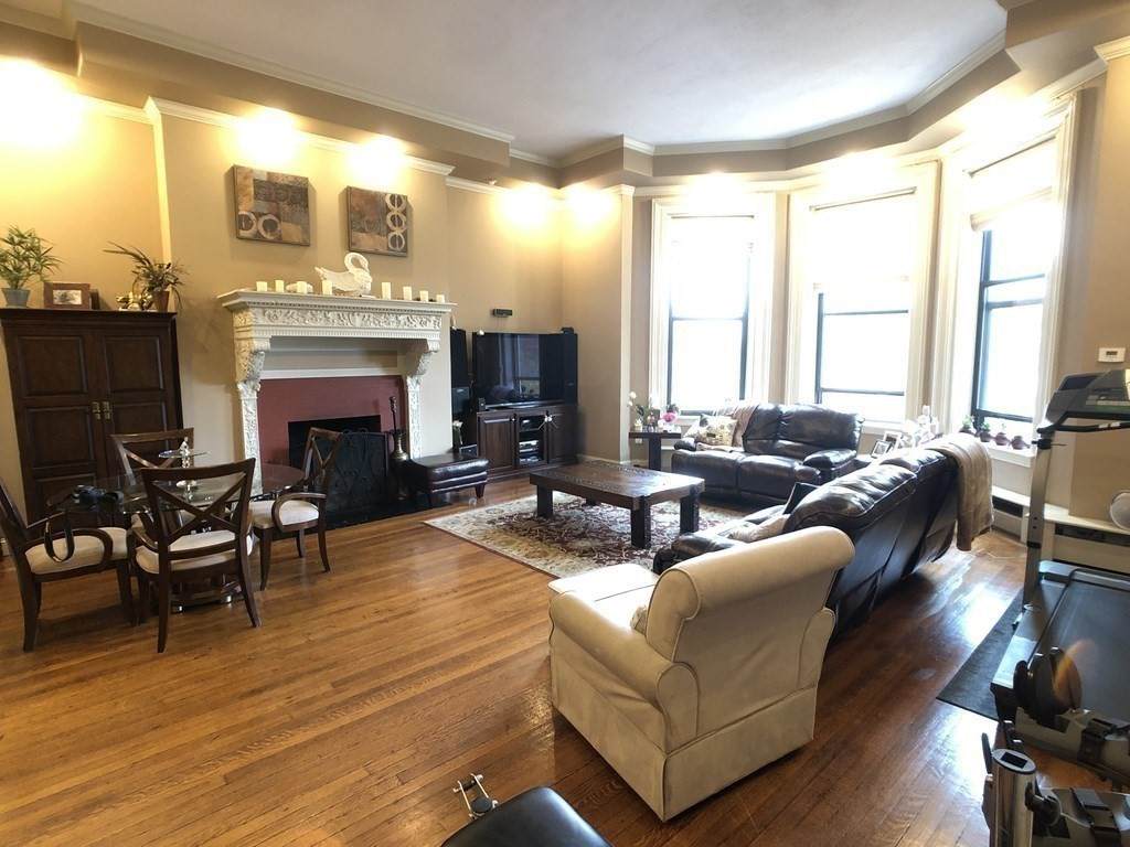 186 Beacon St - Photo 1