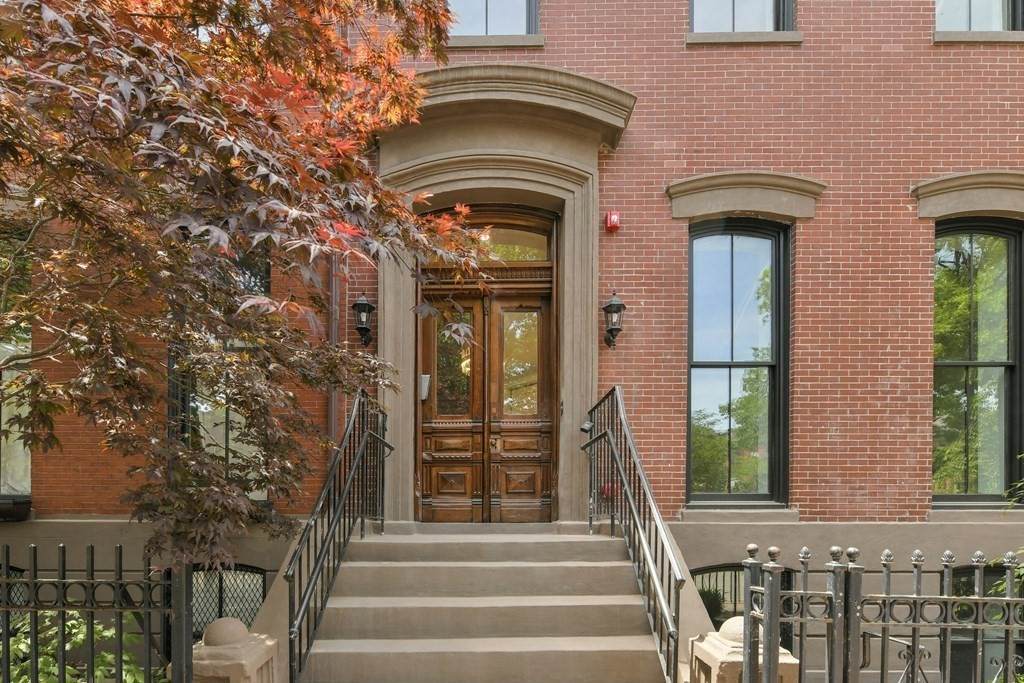 541 Massachusetts Ave - Photo 1