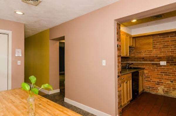 110 Riverway - Photo 1