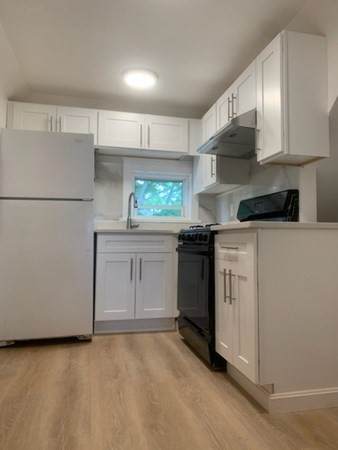 552 Pleasant St - Photo 1