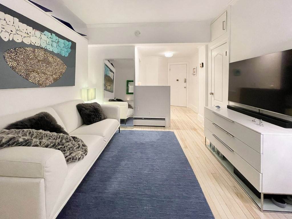 290 Commonwealth Ave - Photo 1